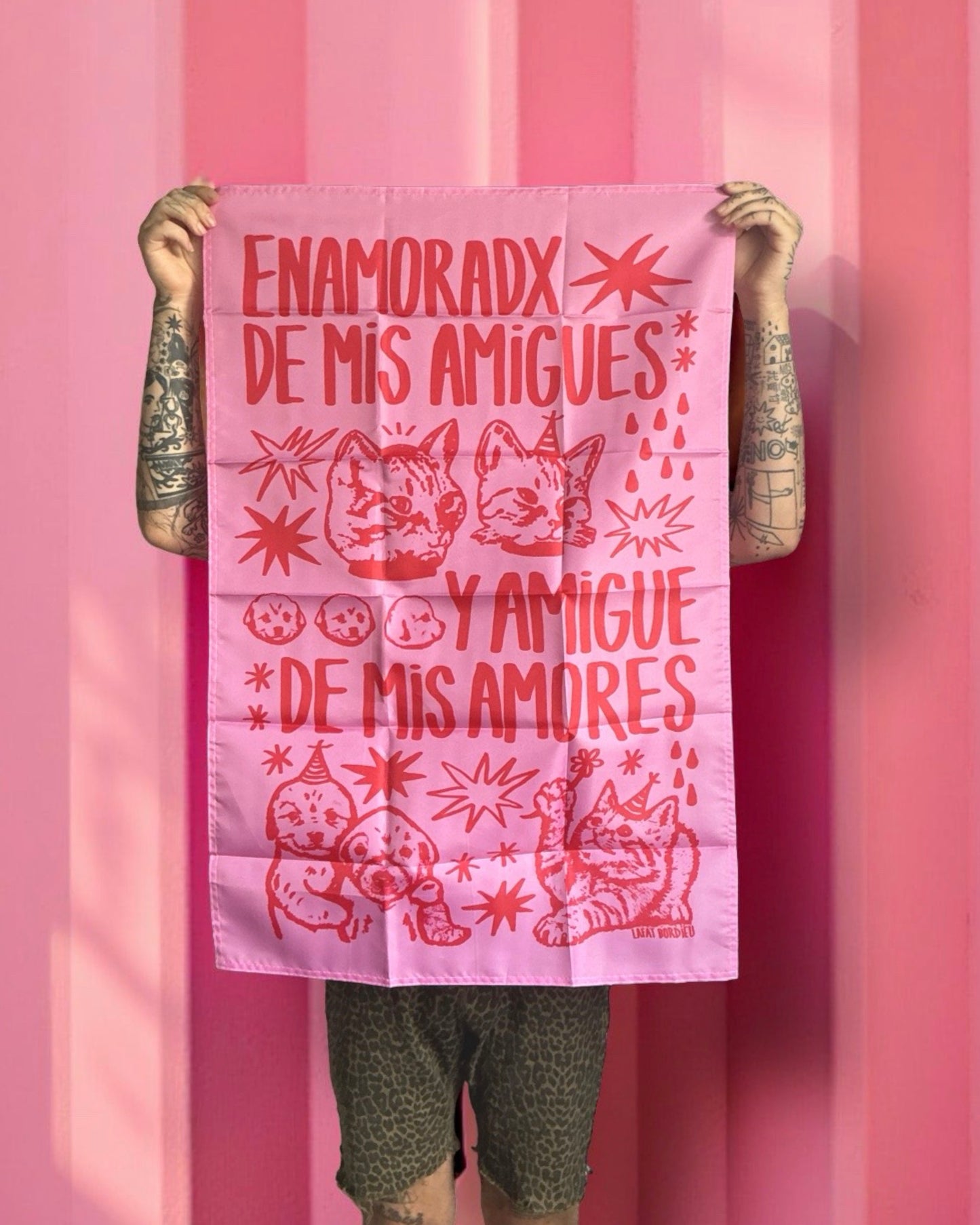 bandera ENAMORADX DE MIS AMIGUES